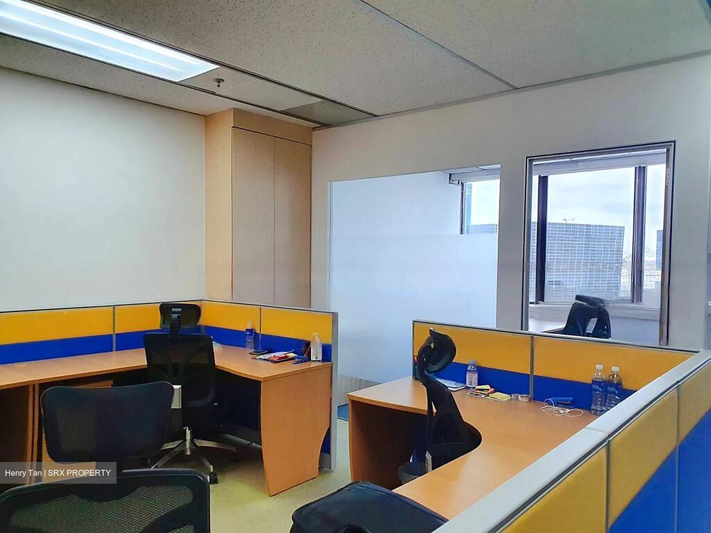 United Square (D11), Office #584317931